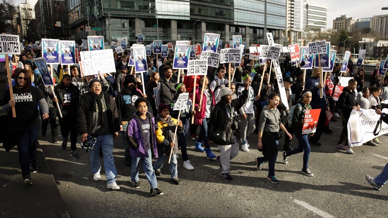 SAD: Demonstracije protiv nepravde u društvu