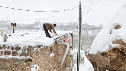 Snijeg i hladnoća u historijskom selu Kandovan