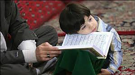 Övladın ata üzərindəki haqqı odur ki, ona gözəl ad qoysun, onu yaxşı tərbiyə etsin və ona Quran öyrətsin