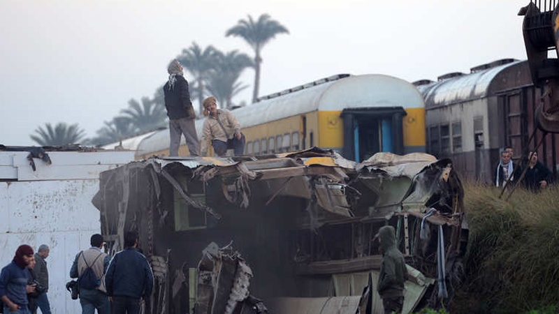 مصر: ٹرینوں کے تصادم میں 37 افراد ہلاک 123 زخمی