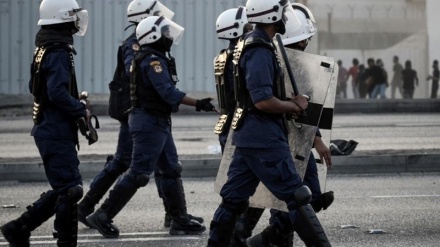 بحرین، انسانی حقوق کی کارکن زینب الخمیس کے گھر پر شاہی اہلکاروں کا حملہ 