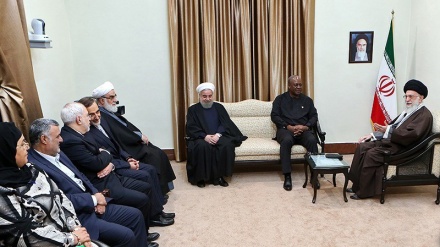 رہبر انقلاب اسلامی سے گھانا کے صدر کی ملاقات