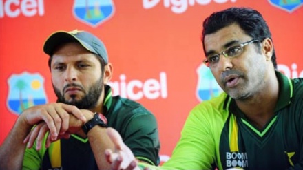 وقار یونس نے بھی شاہد آفریدی کی حمایت کر دی