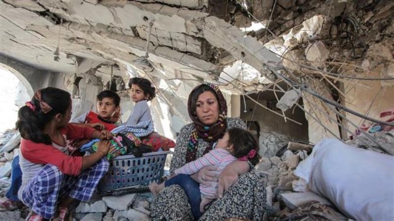 شام کے پانچ سالہ بحران کے نتیجے میں اب تک لاکھوں شامی باشندے بے گھر بھی ہوئے ہیں۔