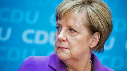 Merkel miqrantların Yunanıstanda artmasından nigarandır