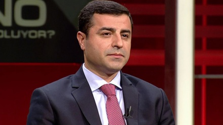 Səlahəddin Demirtaş Diyarbəkir əhalisinə dəstək verib