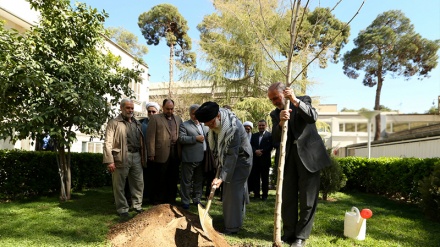 Rêberê giranqedr ê Înqilaba Îslamî li heftiya çavkaniyên sirûştî darek çand