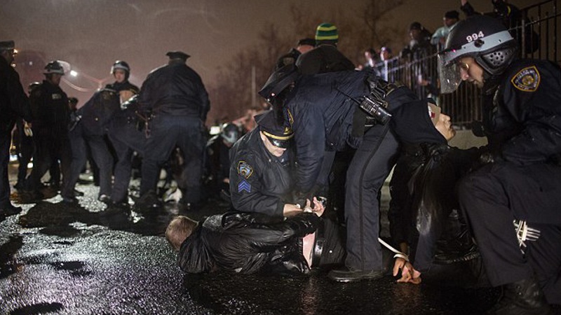 Penisilvaniyada qaradərililərin etiraz aksiyası qarşıdurma ilə nəticələndi