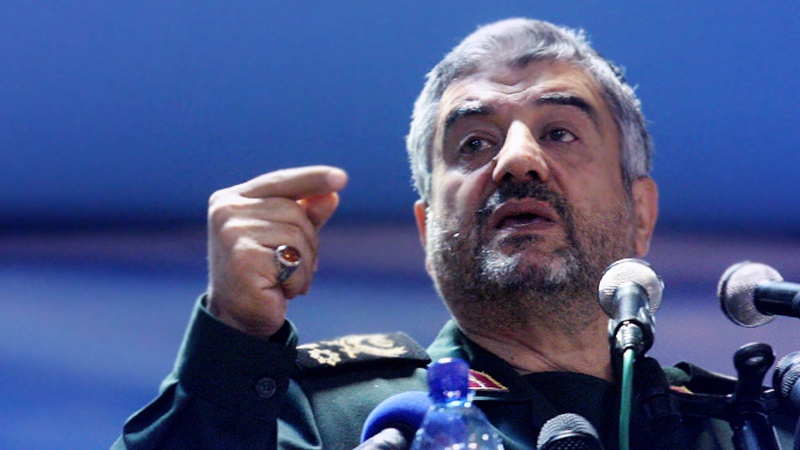 انقلابی قوتیں ایران میں پیر جمانے کی کوشش کرنے والے دشمنوں کے راستے کو مسدود کر دیں گی، جنرل حعفری 