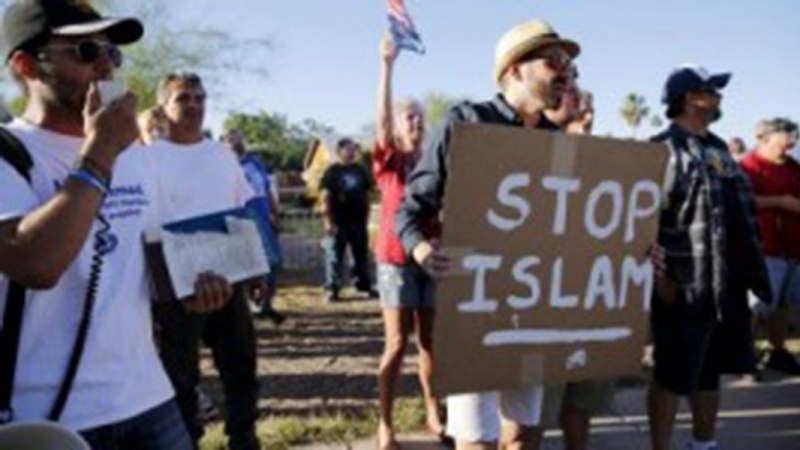 امریکہ میں مسلمانوں کے خلاف مسلح انتہا پسندوں کی ریلی 