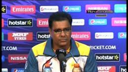 پاکستان: ہیڈ کوچ وقار یونس نے بھی استعفیٰ دے دیا