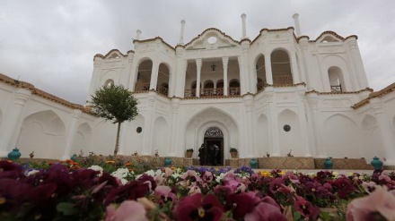 Malbaxa Feth Awat li Kirmana Îranê