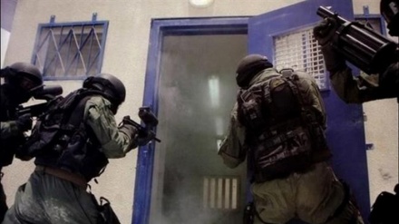 Napad na Palestince u izraelskom zatvoru Nafheh, desetine povrijeđenih
