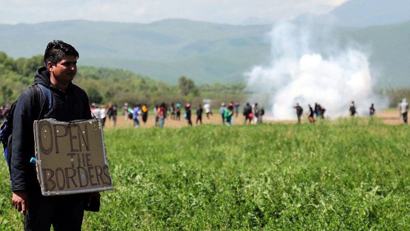 Napad makedonske policije na migrante