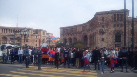 Ermənistan xalqı Rusiya ilə müştərək hərbi layihəyə etiraz edib