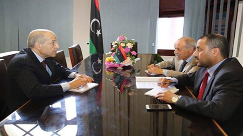 Ilegalna libijska vlada predala vlast