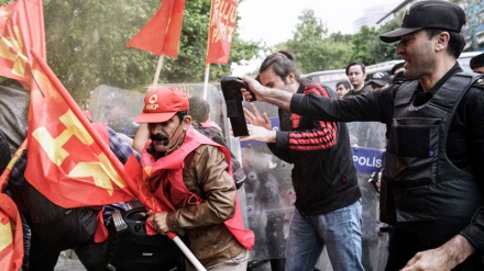 İstanbulda fəhlələrlə polis arasında qarşıdurma baş verib