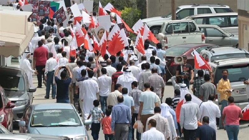 بحرینی عوام کی انقلابی تحریک جاری، آل خلیفہ کے خلاف احتجاجی مظاہرہ 