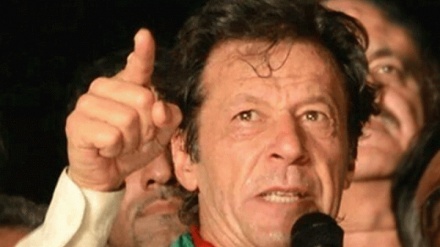 نواز شریف اقتدار میں رہنے کا اخلاقی جواز کھو چکے ہیں: عمران خان