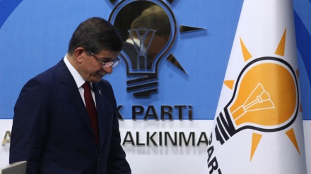 Əhməd Davudoğlu AKP lideri və baş nazir vəzifəsindən gedəcəyini açıqlayıb 