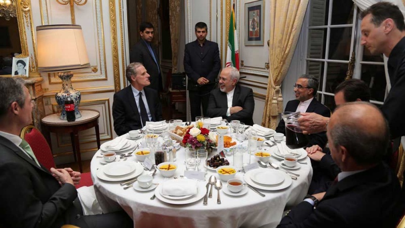 Iftar iranskog ministra vanjskih poslova s francuskim zvaničnicima
