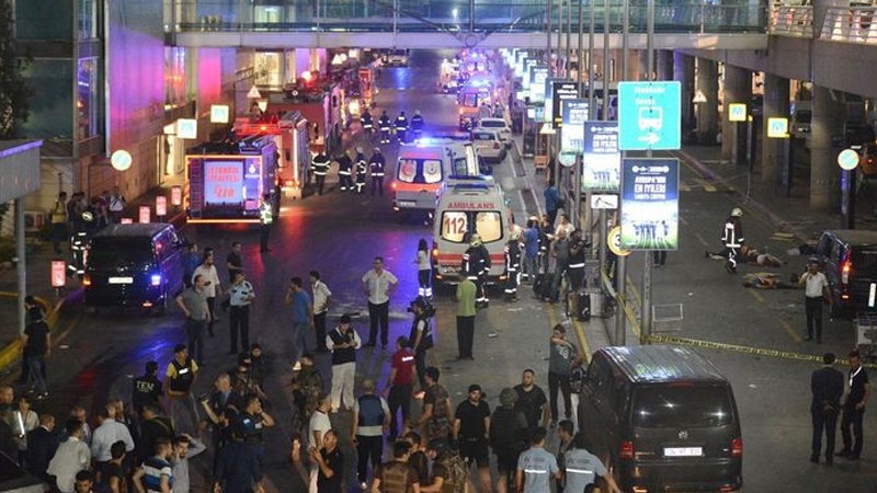 Türkiyədə, İstanbul Atatürk hava limanında terror oldu