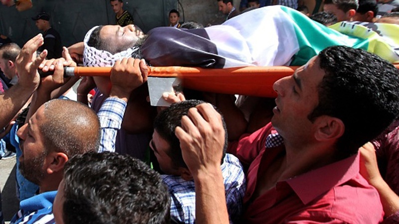اتوار کے دن رام اللہ کے قریب صیہونی فوجیوں کے خلاف شہادت پسند کارروائی انجام دینے والا ایک فلسطینی نوجوان شہید ہو گیا۔