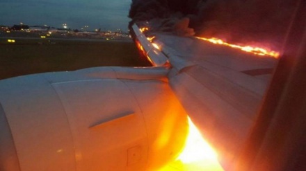 سنگاپور، ہنگامی لینڈنگ کے دوران طیارے میں آگ لگ گئی
