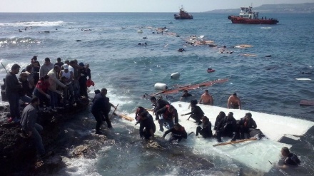 بحیرہ روم میں سیکڑوں پناہ گزینوں کی ہلاکت 
