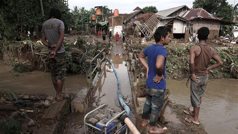 انڈونیشیا میں سیلاب 50 ہلاک 100 لاپتہ