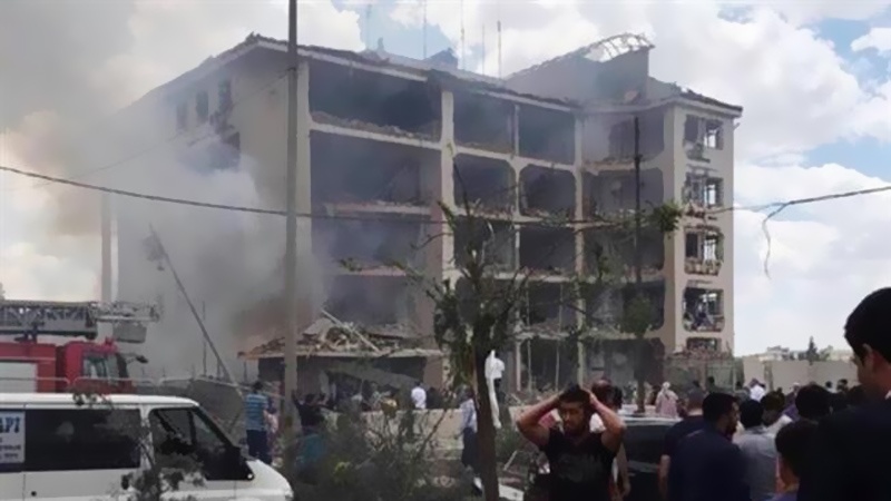  ترکی میں پولیس اسٹیشن کے  سامنے کار بم دھماکہ، متعدد ہلاک اور زخمی 