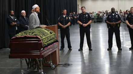 محمد علی کلے کی نماز جنازہ میں ہزاروں مسلمانوں کی شرکت