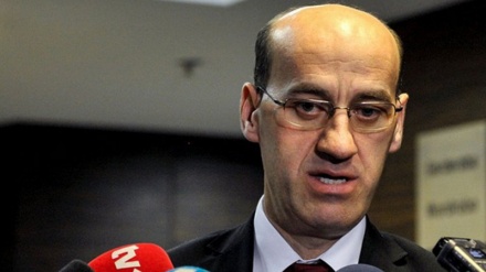 Nečuveno je da žrtve svojim novcem finansiraju zločince 