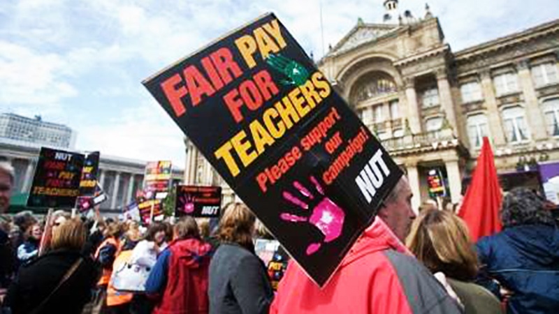 برطانیہ، تعلیمی نظام کی بدحالی سے ٹیچر پریشان
