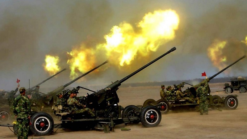 Səud muzdurları əl-Hudəydəyə raket və mərmi hücumları keçiriblər