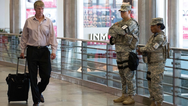 امریکا اور برطانیہ کی جانب سےمسلم ممالک کے مسافروں پر پابندیوں پرعمل در آمد شروع