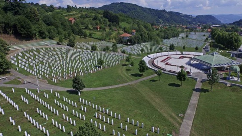 U Potočarima 11. jula ukop 124 žrtve genocida, među njima 12 maloljetnika