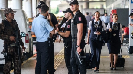 Dvije osobe povezane sa terorističkim napadom u Istanbulu skrivaju se u blizini sirijske granice