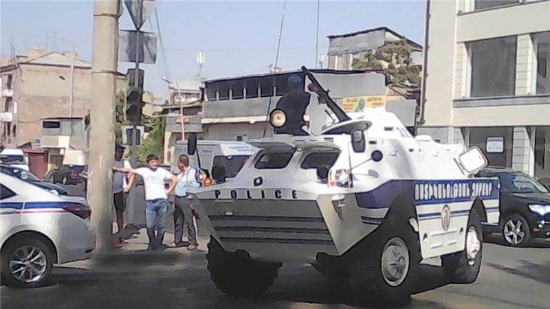 İrəvanda polis etiraz aksiyasını dağıdıb

