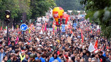 Fransa xalqı qənaət siyasətlərinə etiraz edir 