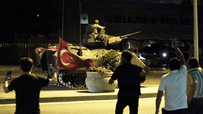 ترکی میں فوجی بغاوت ناکام ، کم سے کم ساٹھ افراد ہلاک   