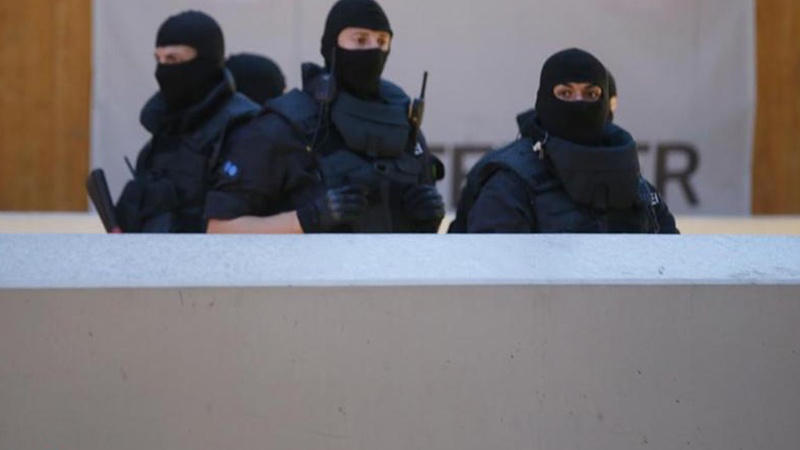 Francuskim dužnosnicima predata dva pariška terorista