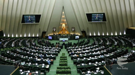 بەیاننامەی نوێنەرانی پەرلەمانی ئێران لەبارەی دانوستان لەسەر ڕێککەوتنی ئەتۆمی لەگەڵ ئوروپا