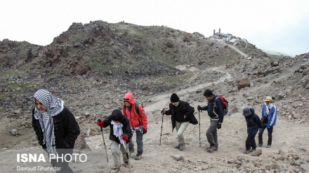  ایسنا کوہ پیما ٹیم کی جانب سے سبلان چوٹی کو سر کرنے کی تصاویر