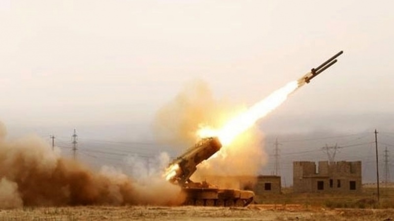 یمن کی فوج کے میزائل یونٹ اور عوامی رضاکار فورس نے نجران اور جیزان کے علاقوں میں سعودی عرب کے جنگی سازوسامان اور اس کے فوجیوں کی تعیناتی کے مقامات پر متعدد راکٹ داغے۔