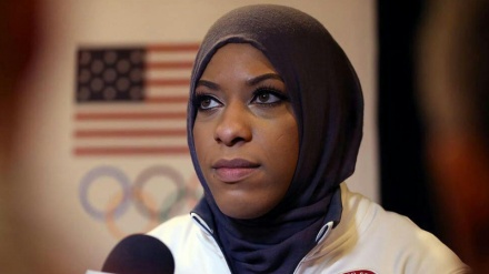 Amerikalı idmançı olimpiya oyunlarında hicaba təkid edib