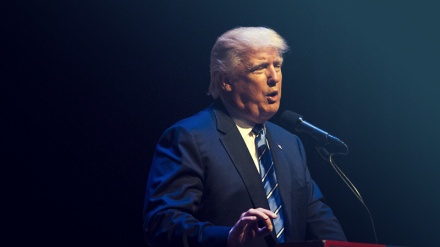 Amerikada ehtiyatda olan hərbçilər Donald Tramp əleyhinə aksiya keçiriblər
