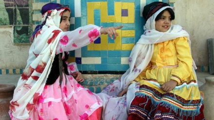 تاریخ میں ایرانی خواتین کے لباس - معاصر