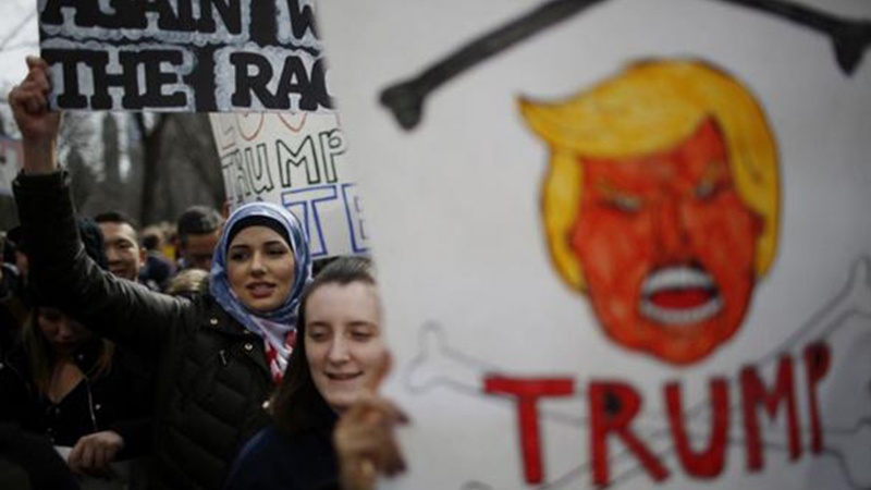 Trampın radikal düşüncələri əleyhinə aksiya

