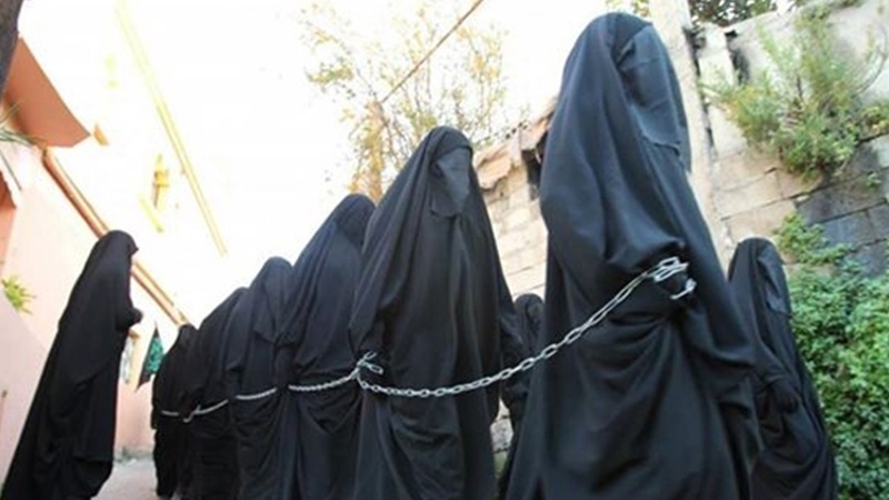 DAIŞ jinên êzdî li Erebistanê difroşe